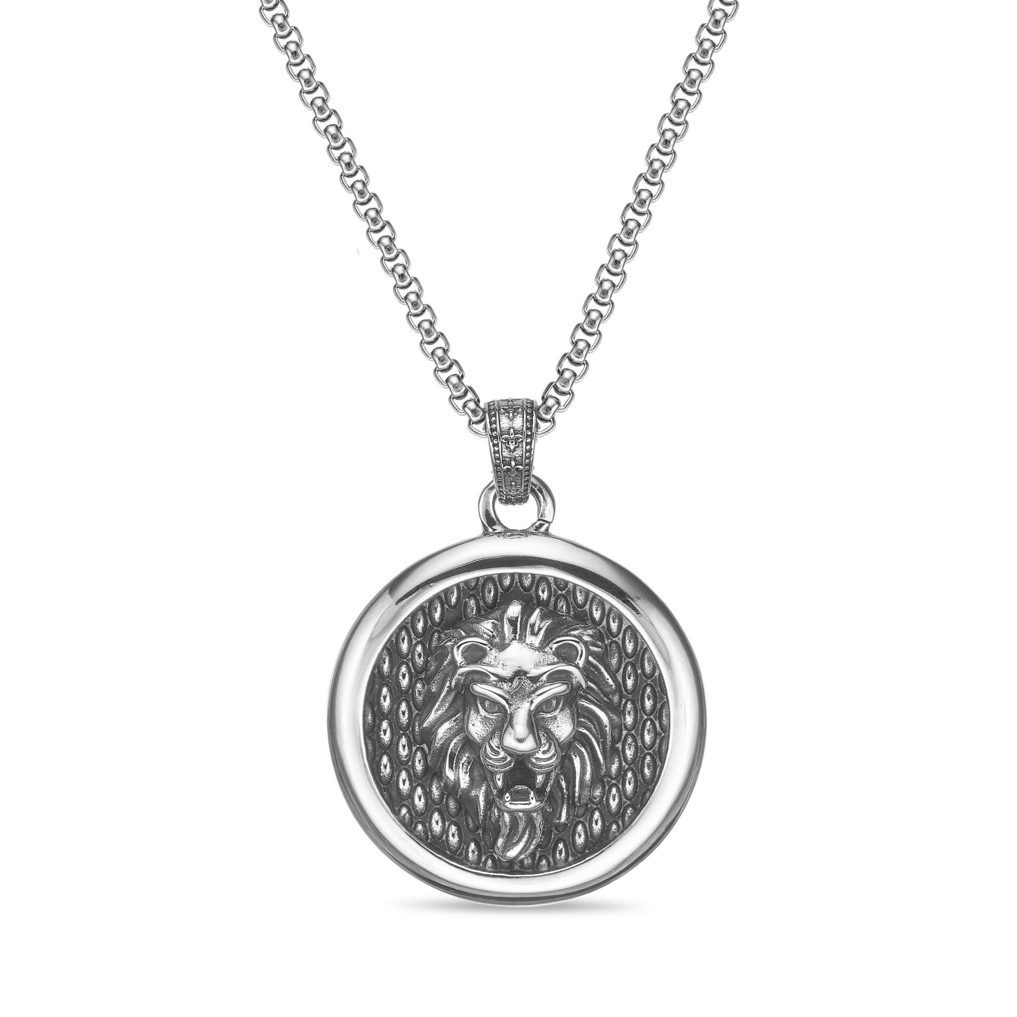 Lion's Head Round Medallion Pendant 