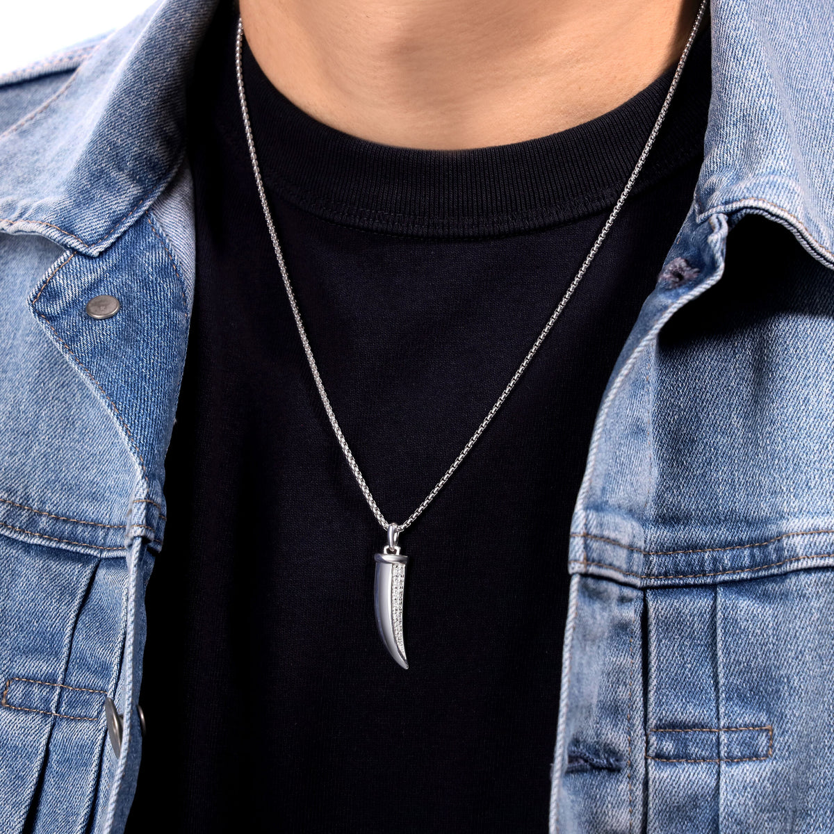0.20 ctte Natural Diamond Fang Pendant in Sterling Silver, 24"