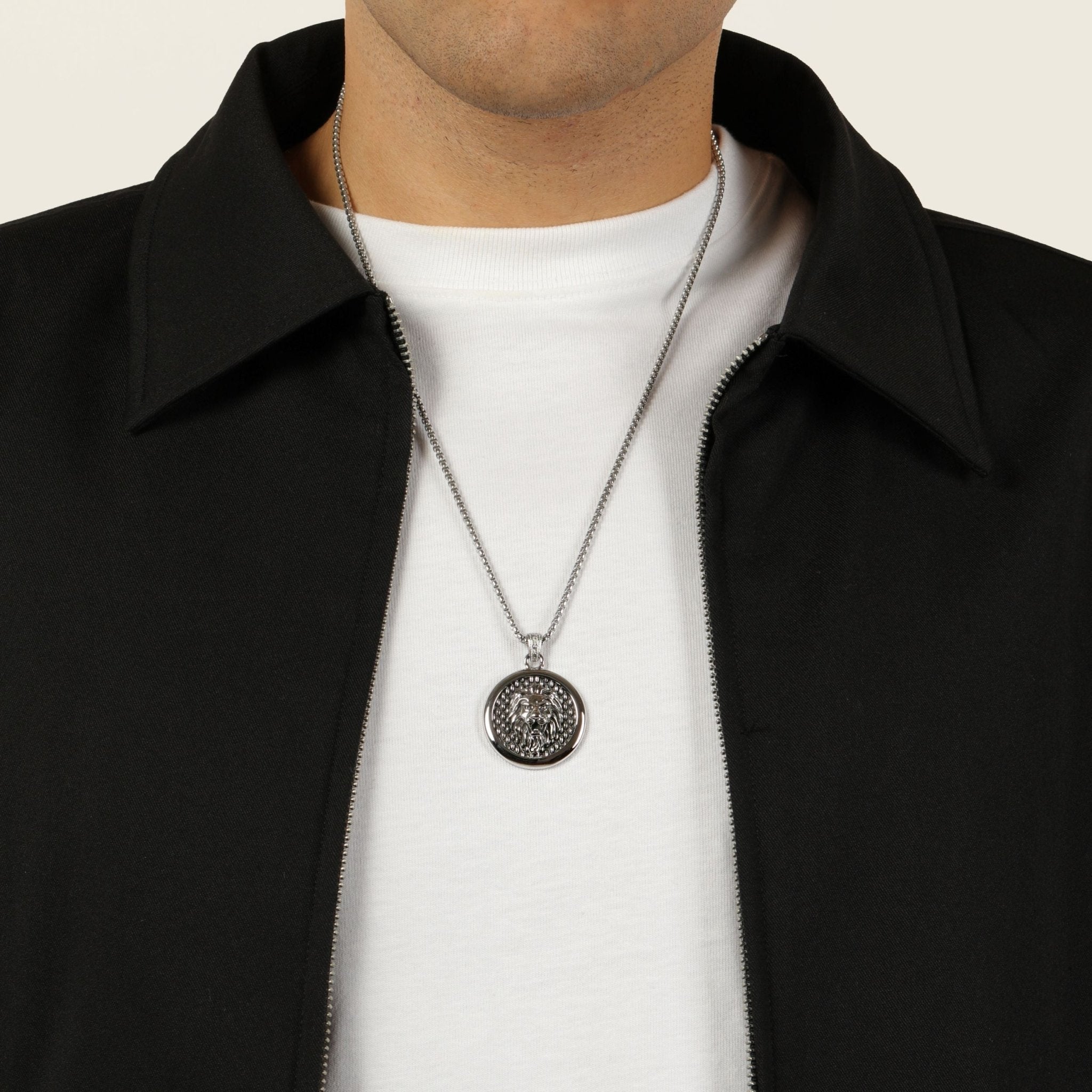 Lion's Head Round Medallion Pendant 